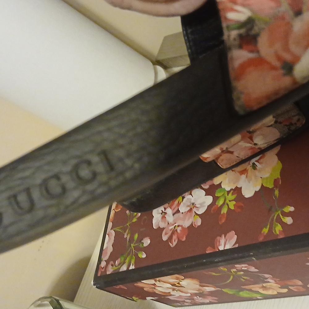Gucci Women's Floral Slide Sandals - Black and Pink - Picture 8 of 11